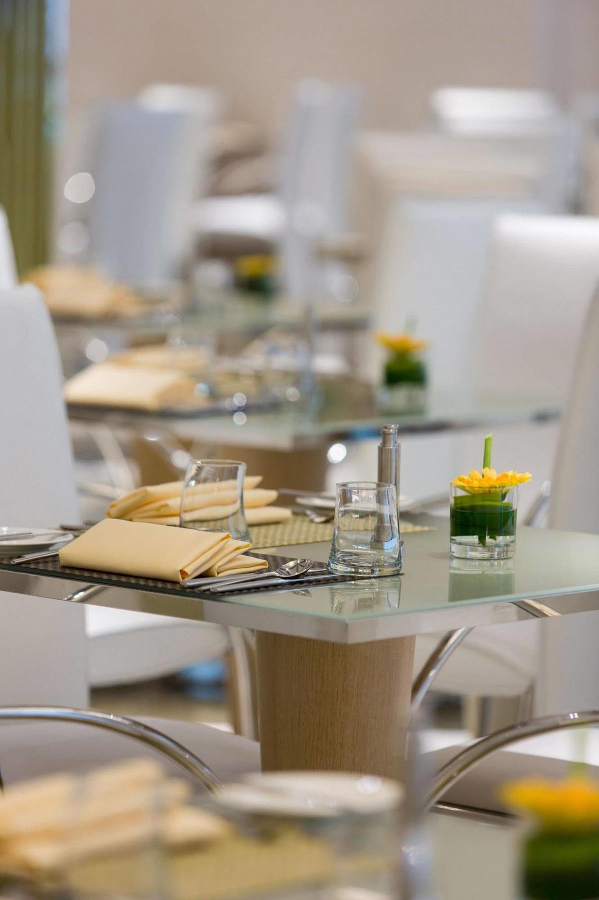הונג קונג Rosedale Hotel Kowloon מראה חיצוני תמונה